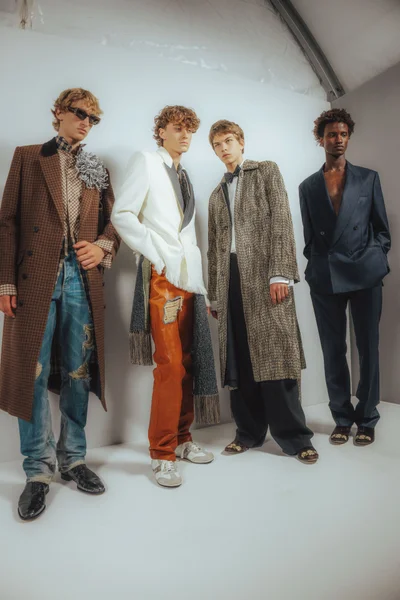 Look 19